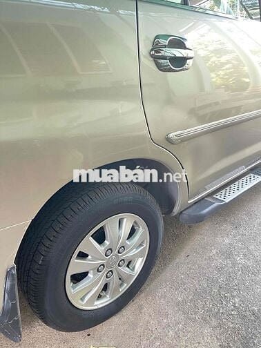 Toyota Innova 2011 Số sàn Vàng cát