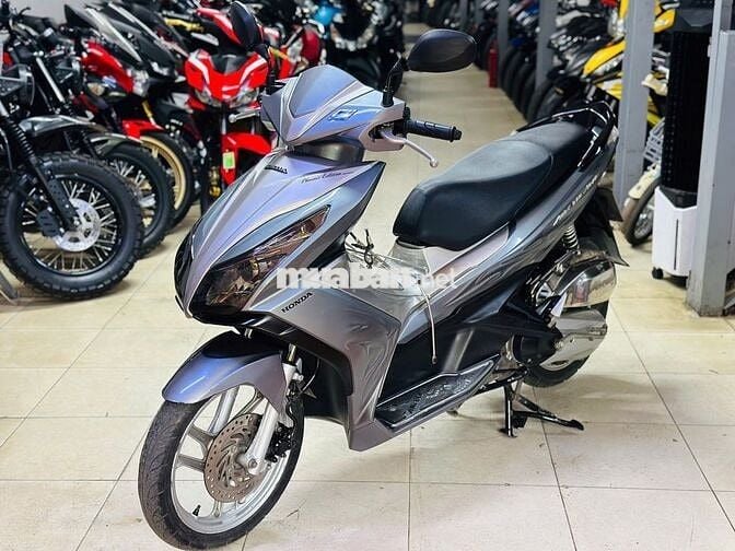 XE MÁY THỊNH PHÁT- AIR BLADE 125 MẮT CÚ BẠC 2015