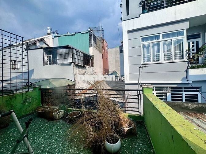 Bán nhà Lê Trọng Tấn, 5m x 10m, hẻm xe hơi, 3 tầng, chỉ hơn 5 tỏi TL