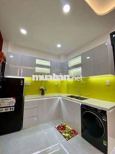Sát MT Hưng Phú Quận 8 -Ngang 8m - 3PN (có PN trệt) - Full NT Cao Cấp