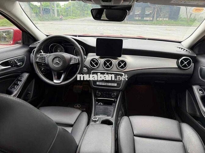 Mercedes-Benz GLA 200 2018 AT 11v