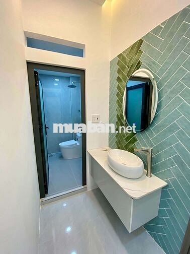 Sát MT Hưng Phú Quận 8 -Ngang 8m - 3PN (có PN trệt) - Full NT Cao Cấp