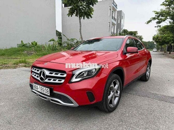 Mercedes-Benz GLA 200 2018 AT 11v
