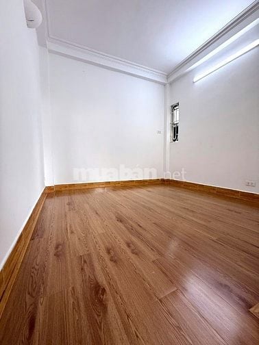 Chính chủ bán gấp nhà gần hồ Tây, Hà Nội, ô tô đỗ cổng