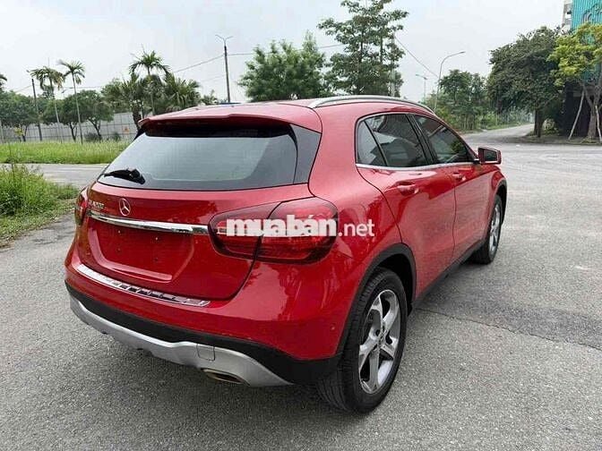 Mercedes-Benz GLA 200 2018 AT 11v