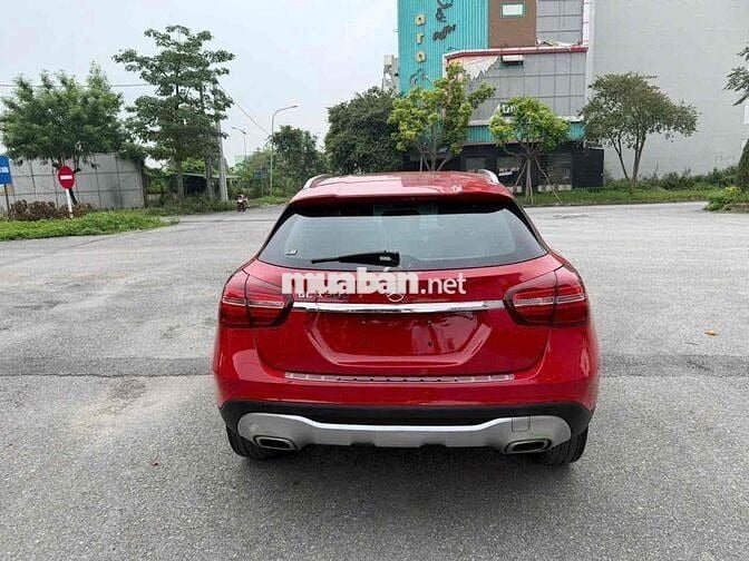 Mercedes-Benz GLA 200 2018 AT 11v