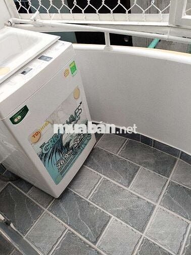 Nhà 2 lầu đúc hẻm nhỏ Lạc Long Quân TpHCM