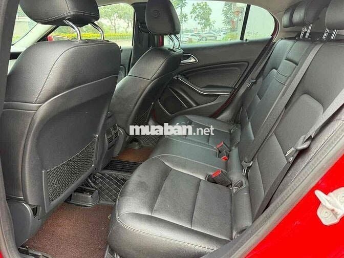 Mercedes-Benz GLA 200 2018 AT 11v