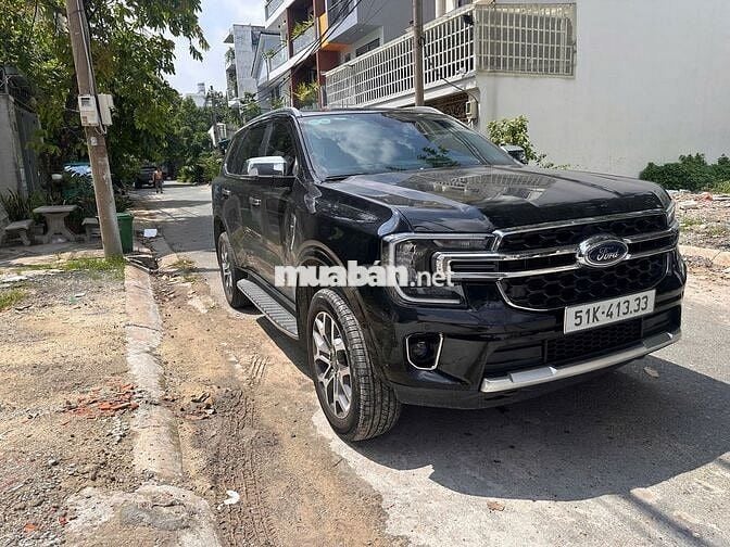Ford Everest Titanium 2022 Đen 7 chỗ Dầu