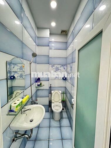 CHO THUÊ NHÀ TRỆT 2 LẦU MẶT TIỀN ĐƯỜNG NGUYỄN MINH QUANG