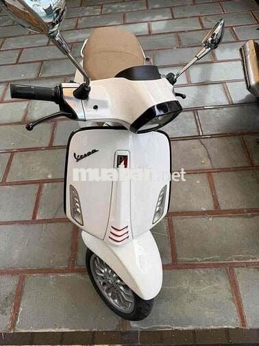 Piaggio Vespa Trắng