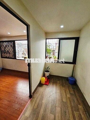 Chính chủ bán căn hộ tập thể chung cư B3