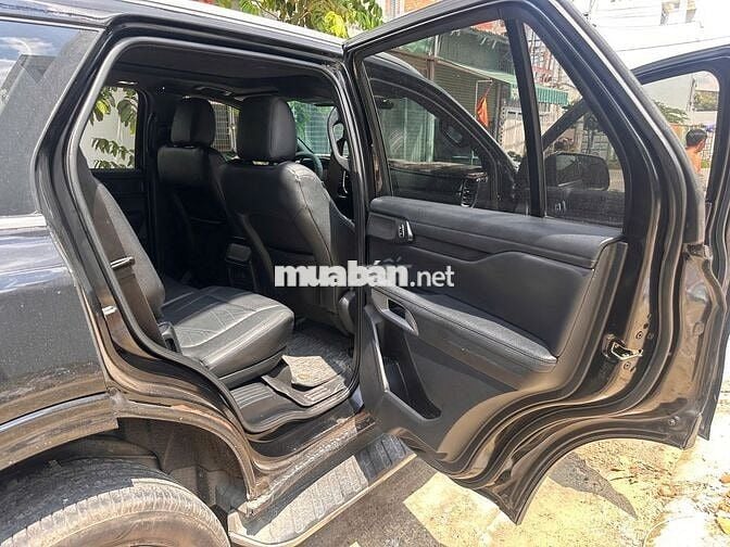 Ford Everest Titanium 2022 Đen 7 chỗ Dầu