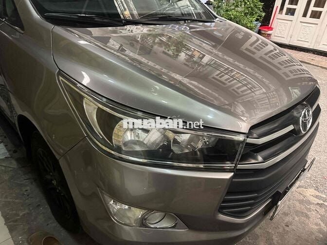Toyota Innova 2018 Nâu