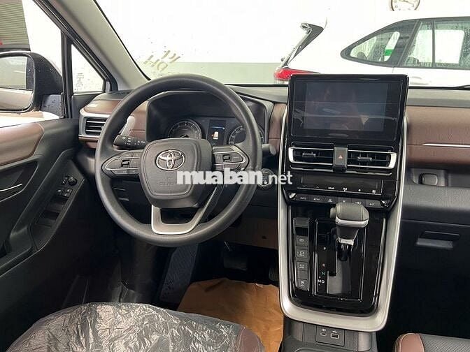 Toyota Innova Cross 2026 Đủ màu - Giao ngay