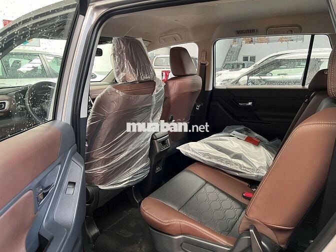 Toyota Innova Cross 2026 Đủ màu - Giao ngay