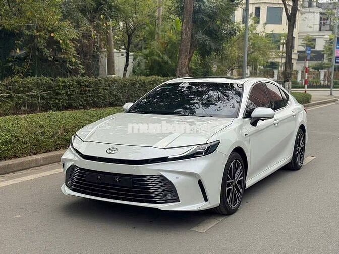 Toyota Camry Top HEV 2026 Hybrid - Đủ màu