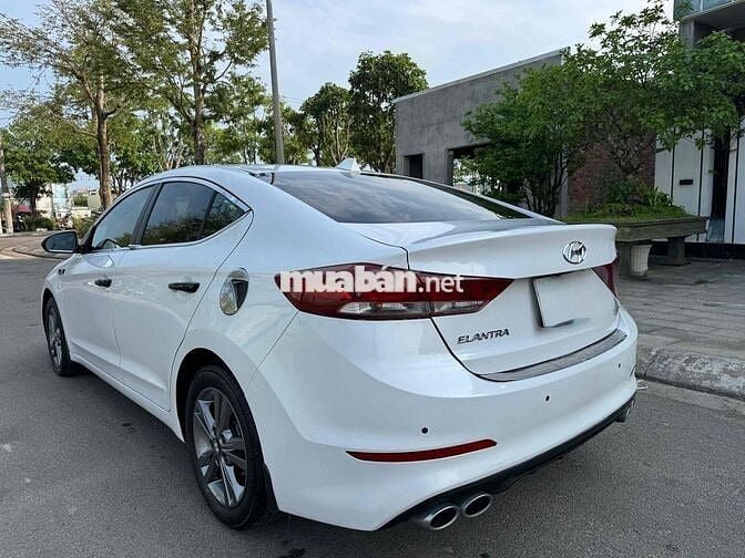 Hyundai Elantra 2016 Số tự động Trắng