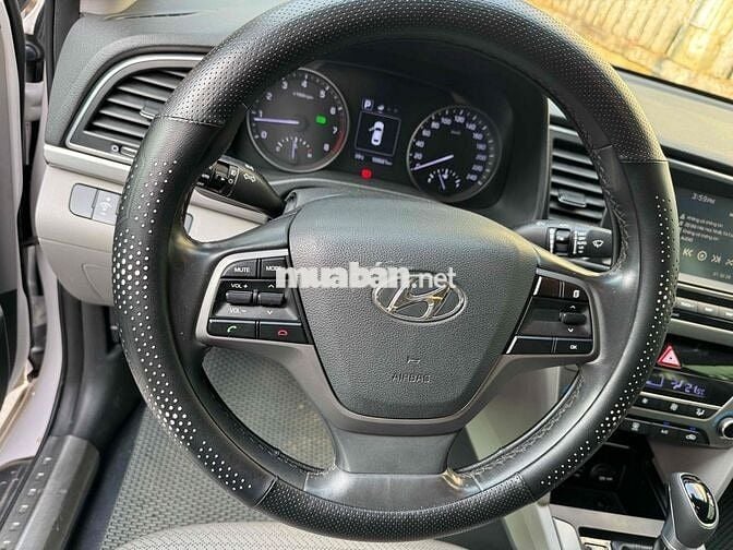 Hyundai Elantra 2016 Số tự động Trắng