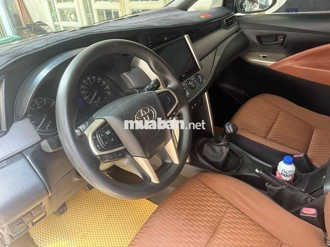Toyota Innova 2018 Nâu