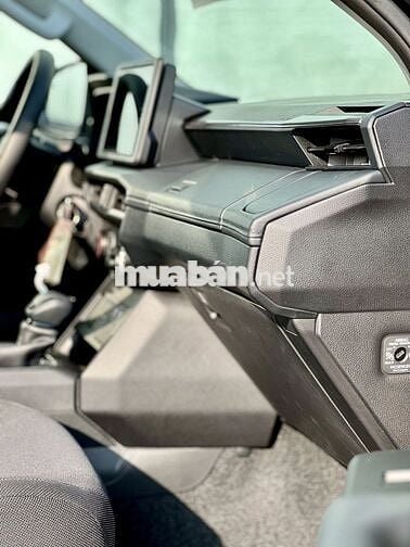 Toyota Hilux 1 cầu AT 2026 Đủ màu