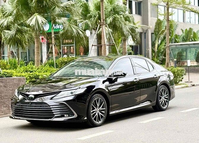 Toyota Camry 2022 2.5Q Đen 65000 km