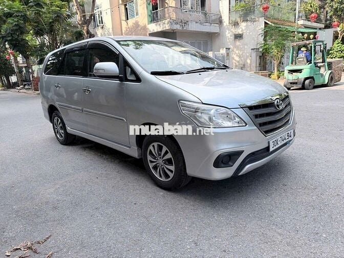 Toyota Innova 2015 Bạc Số sàn 100.000 km