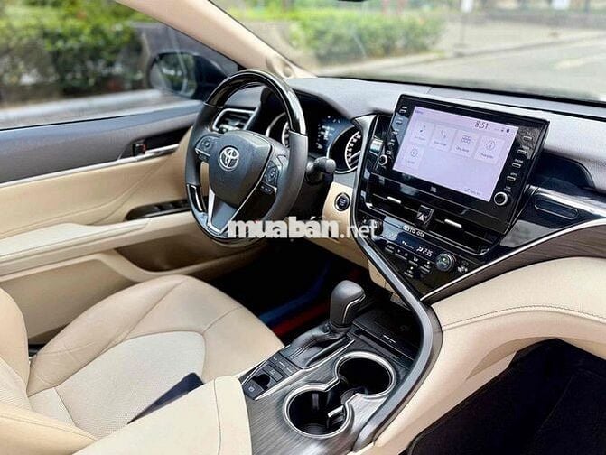 Toyota Camry 2022 2.5Q Đen 65000 km