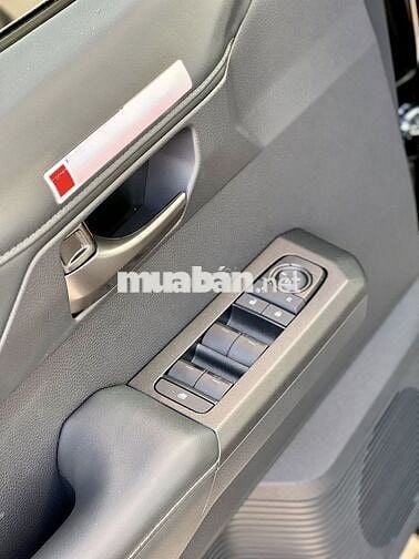 Toyota Hilux 1 cầu AT 2026 Đủ màu