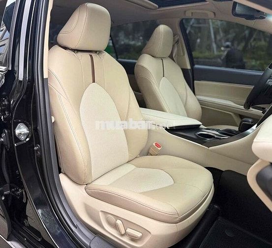 Toyota Camry 2022 2.5Q Đen 65000 km