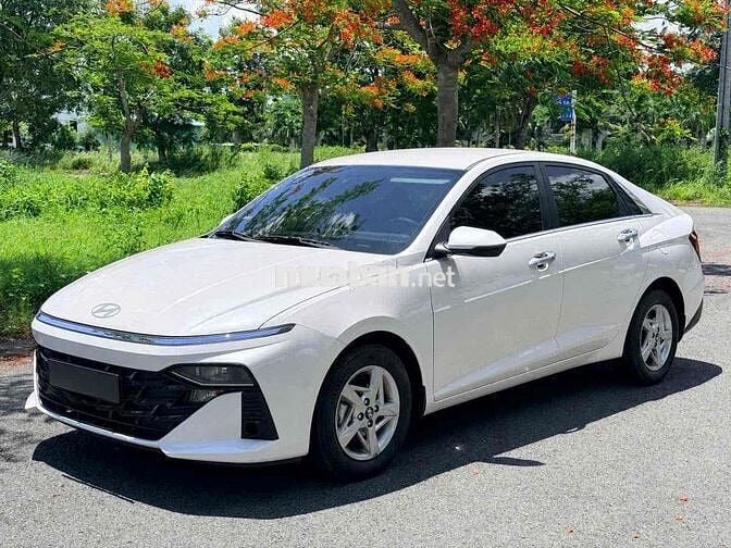 Hyundai Accent Tiêu Chuẩn 2025 CVT 10.000 KM Trắng
