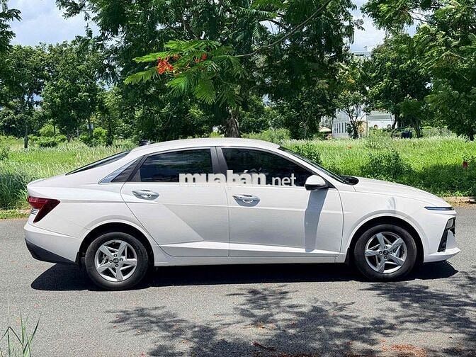 Hyundai Accent Tiêu Chuẩn 2025 CVT 10.000 KM Trắng