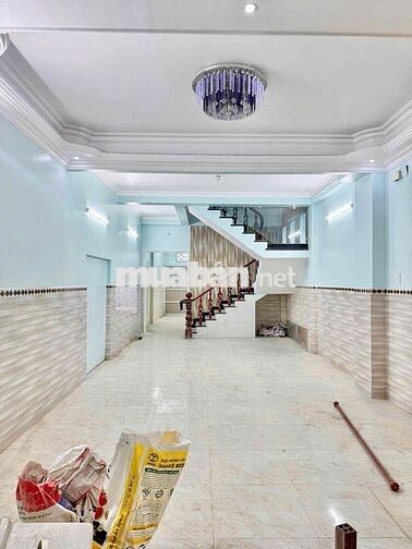 Cho Thuê Nhà Đẹp Sẵn Máy Lạnh 4,5x30 giáp Tên Lửa