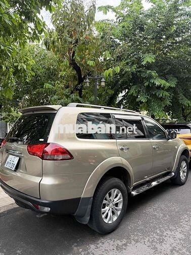 Mitsubishi Pajero Sport 2.5MT 2016 Vàng cát
