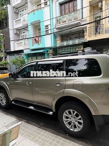 Mitsubishi Pajero Sport 2.5MT 2016 Vàng cát