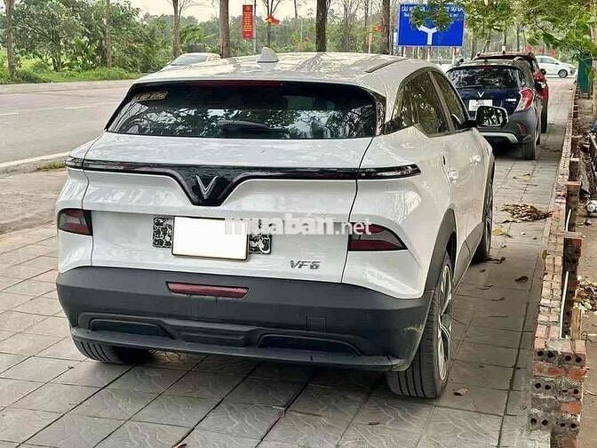 VINFAST VF6 ƯU ĐÃI KHỦNG CHỈ 100TR NHẬN XE