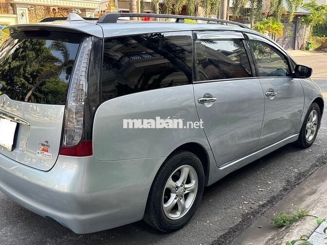Mitsubishi Grandis 2.4 AT 2005 Bạc
