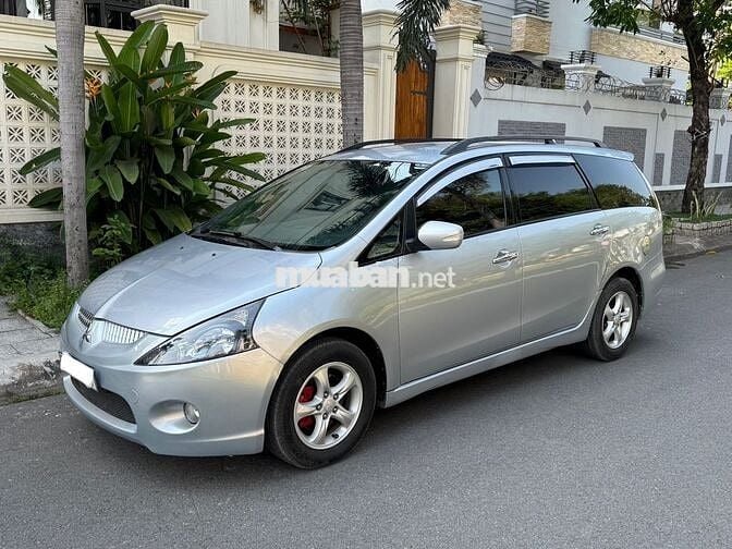 Mitsubishi Grandis 2.4 AT 2005 Bạc
