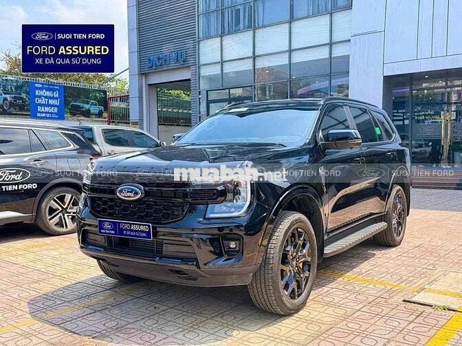 Ford Everest Sport 2025 9000 km Đen