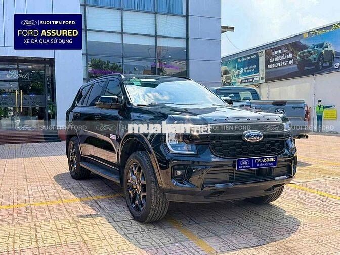 Ford Everest Sport 2025 9000 km Đen