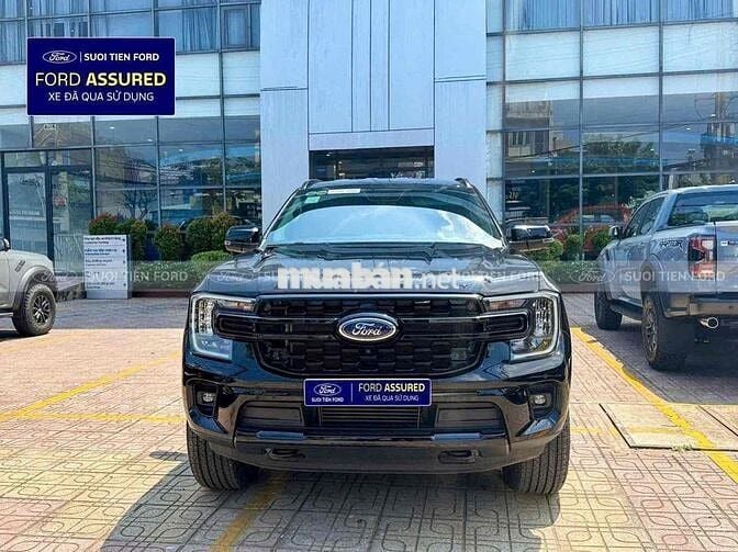 Ford Everest Sport 2025 9000 km Đen