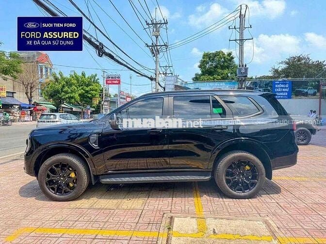 Ford Everest Sport 2025 9000 km Đen