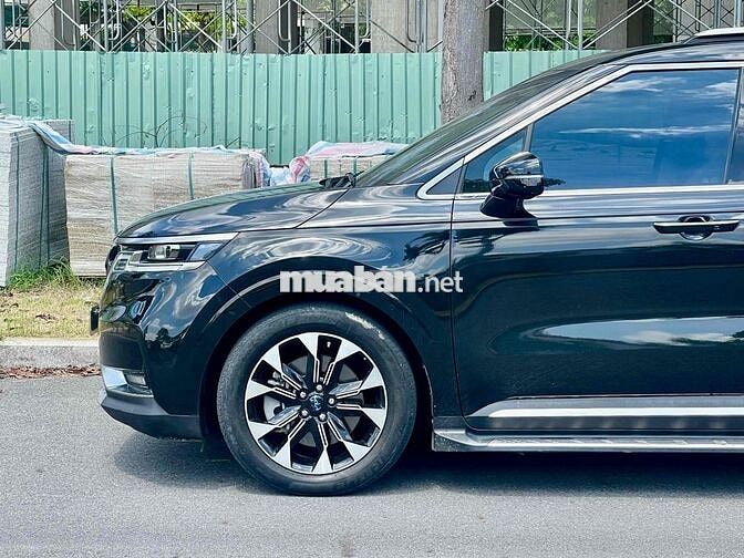 Kia Carnival Signature 2023 Đen 44.000 km