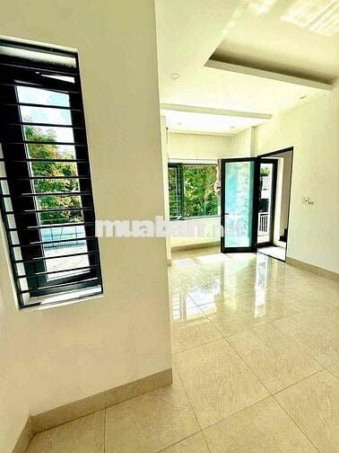 cho thuê nhà mới mặt tiền tôn đản