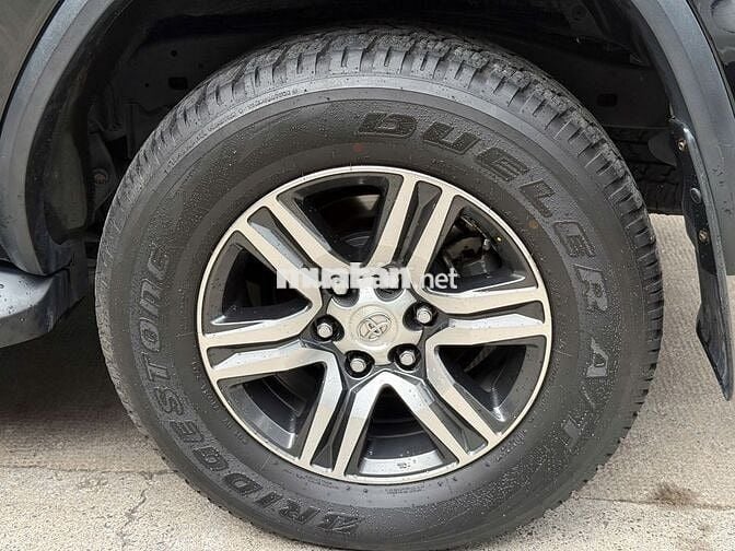 Toyota Fortuner 2.7V 4x2 2019 Đen 97.752 Km