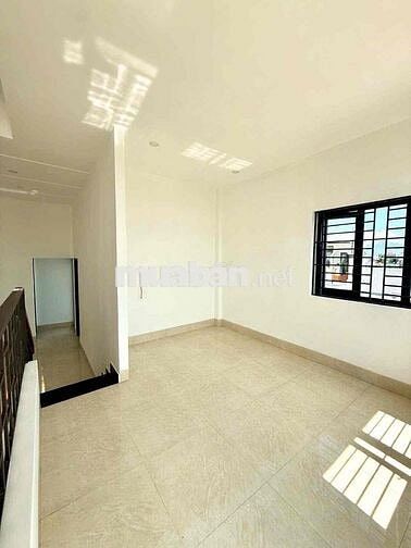 cho thuê nhà mới mặt tiền tôn đản