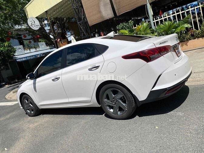 Hyundai Accent ĐB cửa nóc 2023 Tự động Trắng
