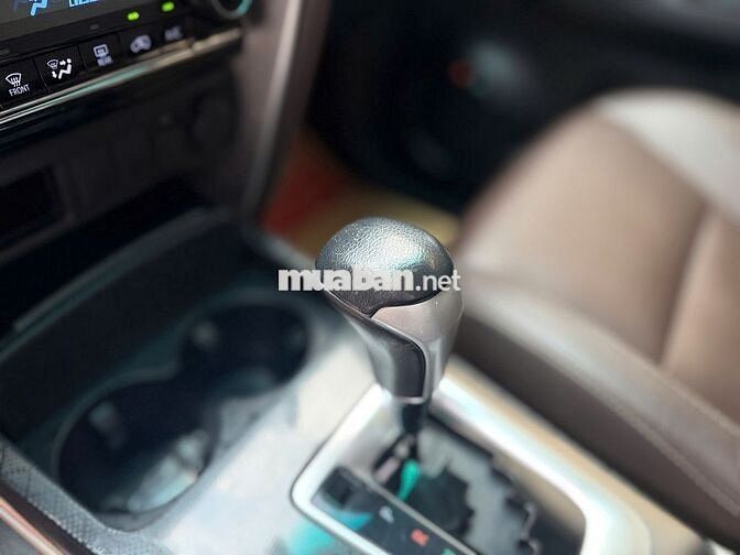 Toyota Fortuner 2.7V 4x2 2019 Đen 97.752 Km