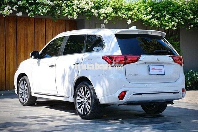 Mitsubishi Outlander 2023 CVT Trắng 49.000 KM
