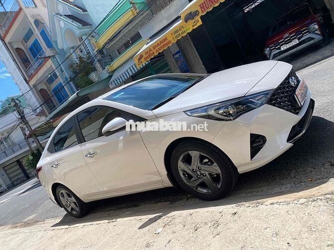 Hyundai Accent ĐB cửa nóc 2023 Tự động Trắng